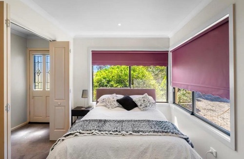 Kirwans Bridge House | Tranquil River Retreat