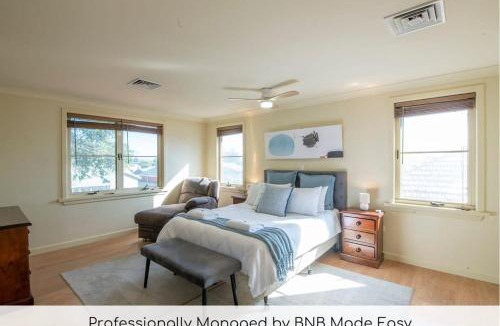 Dubbo House | Tranquil Taylor - Two-Storey CBD Family Home, BBQ