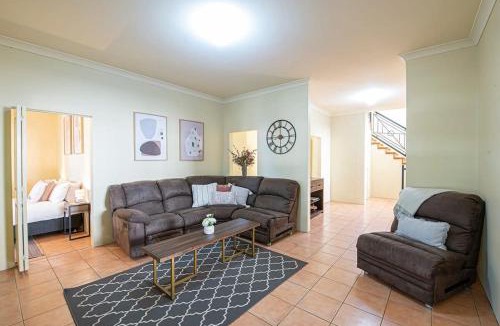 Dubbo House | Tranquil Taylor - Two-Storey CBD Family Home, BBQ