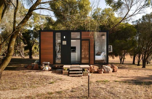 Wangoom Cabin | Tranquil Tiny House Near the Coast in Wangoom, Victoria