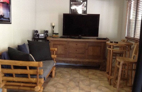 Dundee Beach House | Tranquillity @ Dundee includes spa & close to the beach approximately 5 min walk