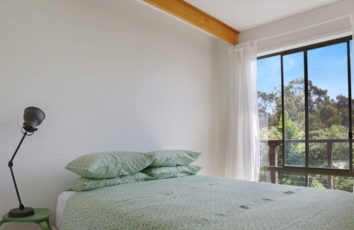Merimbula Apartment | Treehouse on the Coast - Pet friendly, 3 bedroom