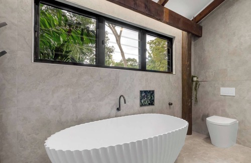 Smithfield House | Treehouse—Serene Tropical Hideaway & Private Pool
