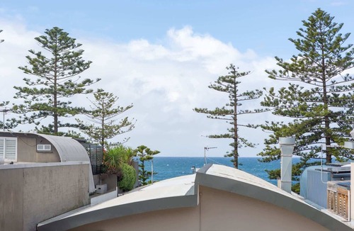 Dee Why Apartment | Trendy Apartment on Dee Why Beach