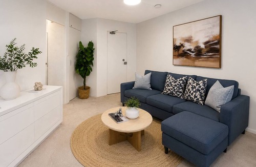 Kirribilli Apartment | Trendy Studio Apartment with harbour bridge views