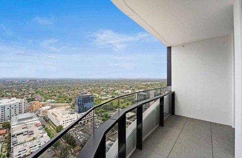 Box Hill Apartment | Trio Box Hill - Lux 3BR Penthouse Beauty w parking