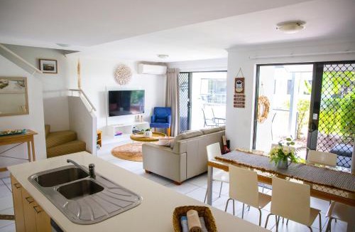 Noosaville Apartment | Tropical Getaway in 2 Bedroom Unit in 4 star Resort