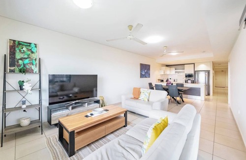 Darwin City Centre Apartment | Tropical Horizons Chic Family Stay with Pool