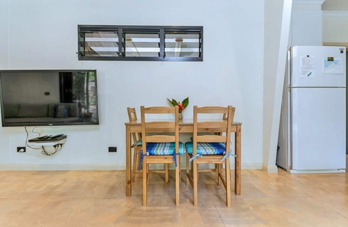 Rapid Creek Apartment | Tropical Luxury Darwin Style Apartment +WARM POOL +Bikes +Foreshore +Pet Croc