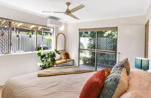 Parramatta Park Apartment | Tropicana Hideaway
