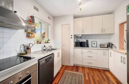 Beaconsfield Apartment | Tuart Treetop Escape Vibrant Stay near South Beach