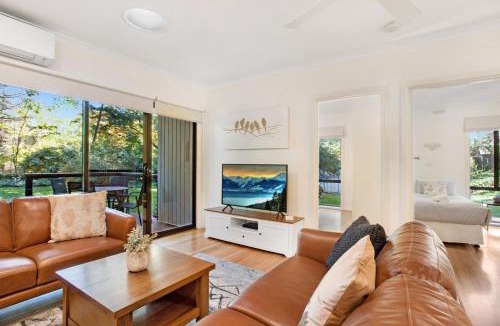 Bright House | Tyntynder Garden Cottage 4