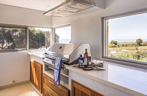 Quindalup House | ULTIMATE BEACHFRONT ESCAPE SITUATED OPPOSITE SERENE WATERS OF GEOGRAPHE BAY.