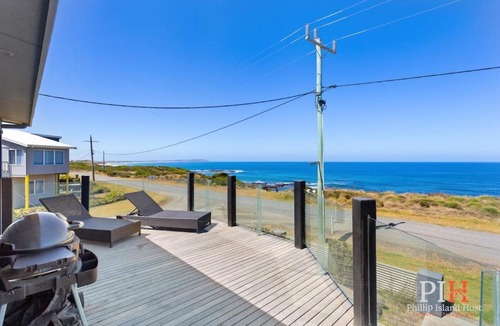 Sunderland Bay House | Ultimate Beachfront Retreat