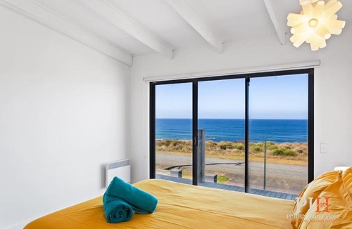 Sunderland Bay House | Ultimate Beachfront Retreat