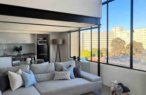 Prahran Apartment | Ultra Chic New York-Style loft - Central Chapel St