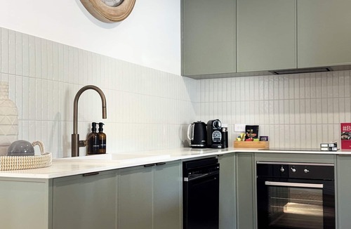 Golden Square Cottage | Una’s Cottage - a renovated cottage, with vintage charm and modern elements.