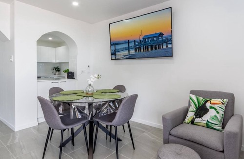Bongaree Apartment | Uninterruped Waterviews