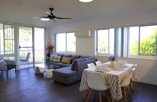 Torquay Apartment | Unit 17 Charlton on the Esplanade