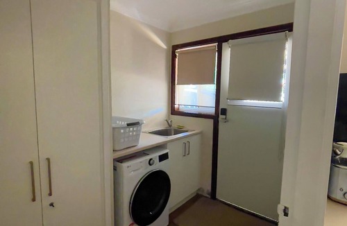 Kulin Apartment | Unit B, Kulin Erindale Units Accommodation