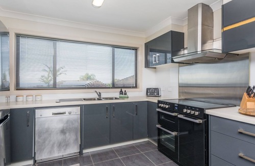 Vincentia House | Vacanza Vincentia Views by Experience Jervis Bay