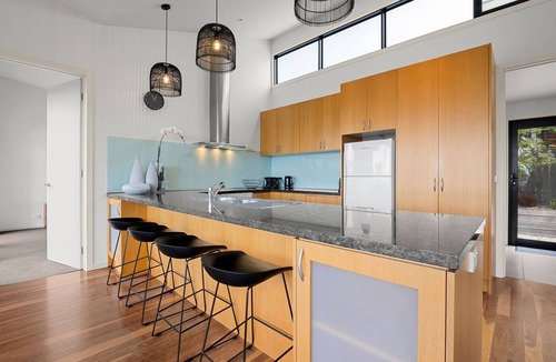 Lorne House | Vacation Mode