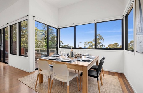 Lorne House | Vacation Mode