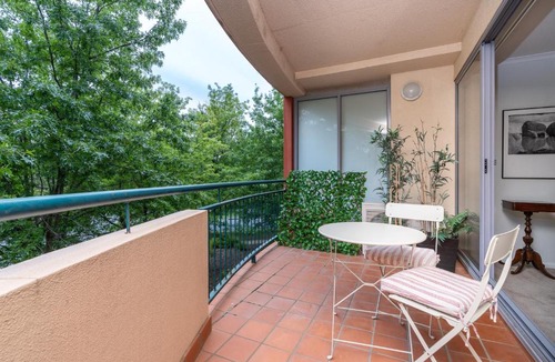 Griffith Apartment | Vibrant 2BR Apt 3 mins to Manuka Terrace - Hosted by CanStay