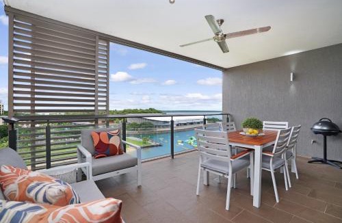 Darwin City Centre Apartment | Vibrant Waterfront Lagoon Views walk to Cafes & BBQ