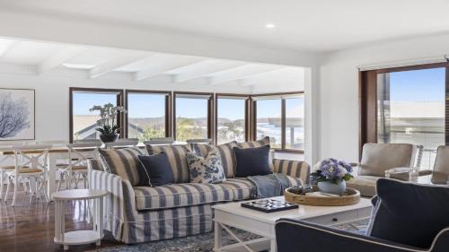 Emerald Beach House | Victoria's - Hamptons Beachside Residence