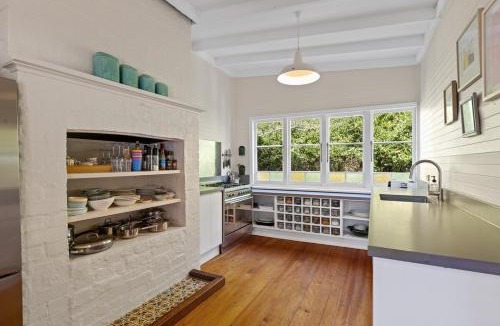 Leura House | Victory Lane - 3BR with Fireplace in Leura