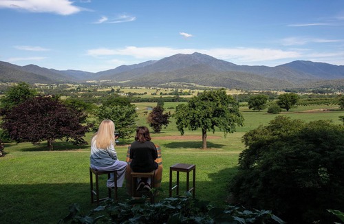 Tawonga House | "View 180" - magnificent mountain and valley views.