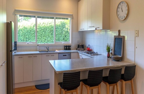 Healesville House | Views on Montpellier