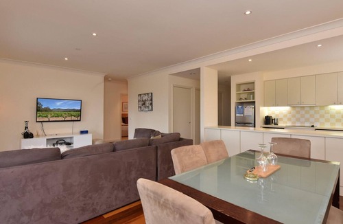 Pokolbin Villa | Villa 2br Provence Villa located within Cypress Lakes Resort
