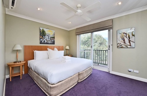 Pokolbin House | Villa 3br Gruner Veltliner located within Cypress Lakes Resort