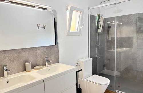 Cayenne Villa | Villa Douglas - 2 chambres, parking & garage