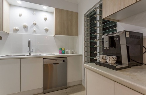 Trinity Beach House | Villa Kelurga Coastal Relaxing Escape close to the Beach.Pet friendly