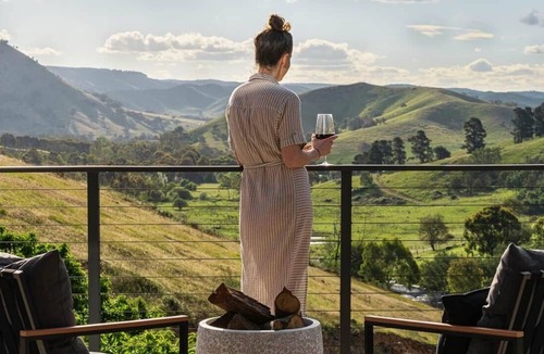 Flowerdale Villa | Villa Minto | Luxury Flower Farm Stay