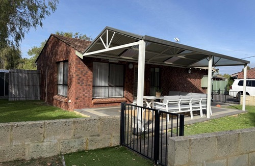 Quindalup Villa | Villa Quindy - ideally located a short 2 minute stroll to Quindalup bay beach.