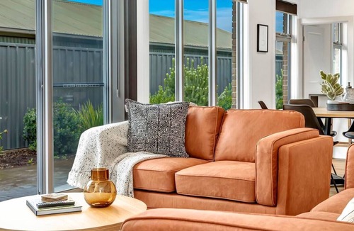 McLaren Vale House | Vines Retreat A Group Gem in the Heart of Town