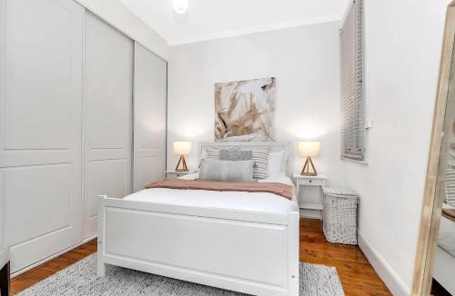 Parkside House | 'Violet Cottage' An Idyllic Urban Oasis for Two