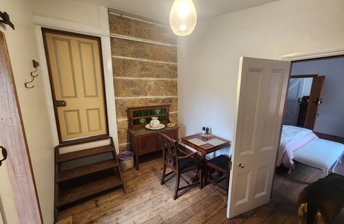 Katrine Other | "Viveash" Historic accommodation with Ensuite