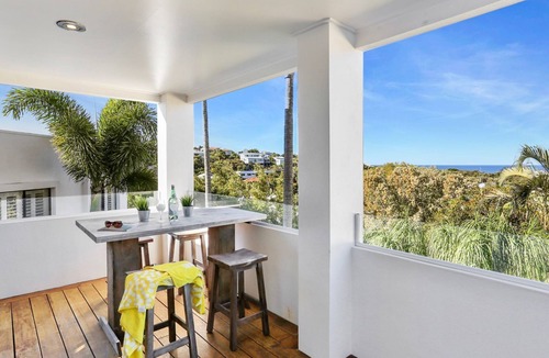 Sunrise Beach House | Voyagers Vista - Walk to Beach & Sunshine Beach Village