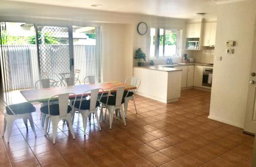 East Wagga Wagga House | Wagga Apartments #6