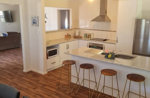 Moonta Bay House | Walk to the Stunning Simms Cove Beach – Just Minutes Away