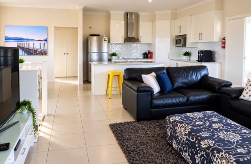 North Beach House | Wallaroo Beach House | Ocean Views, Pool Table | Sleeps 10