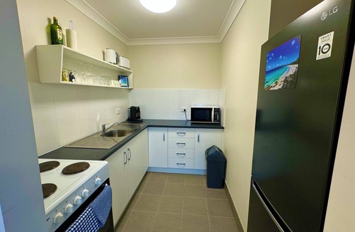 Hyams Beach Apartment | Walters Holiday Flats @ Hyams Beach (Flat 4) - Book 7 nights pay for only 6*