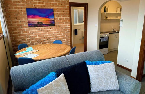 Hyams Beach Apartment | Walters Holiday Flats @ Hyams Beach (Flat 4) - Book 7 nights pay for only 6*
