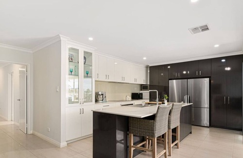 Halls Head House | Water Lovers Haven in Mandurah
