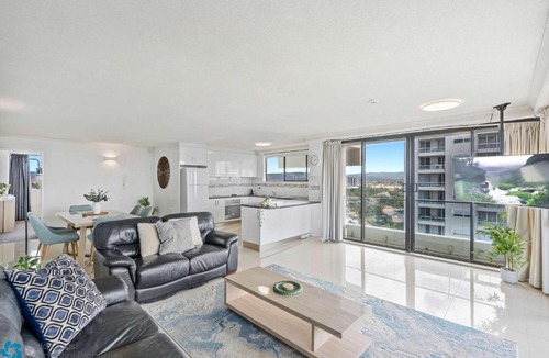 Mermaid Waters Apartment | Water Views at Pacific Keys Central